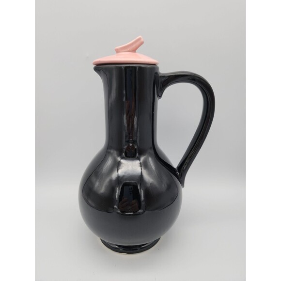 VTG McCoy Pottery Carafe Pitcher Vase High Gloss Black Ebony with Pink Lid - Picture 1 of 12